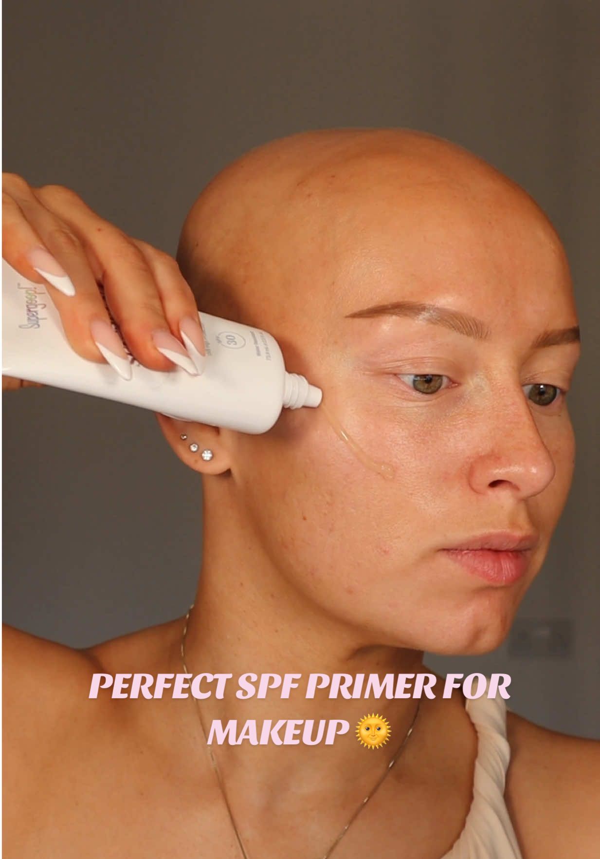 AD | Invisible sunscreen that’s also the perfect makeup primer…YES PLEASE✨ the best combo: the @Supergoop screen SPF 30 and Unseen Stick! #supergooppartner #spf #makeup #skincare #naturalmakeup #skincarehack 