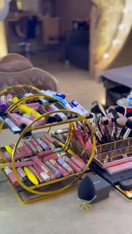 Şanel,dior,sharlod,patrika,pupa,bashgada bet bet brendivi kosmetikalar diñe siz ucin mahribanlam siz iñ gowysyna mynasyp🥰871100072 yalyk makyaj400 manat