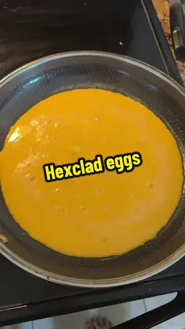 My secret to perfect plain eggs - low/medium temp, rubber spatula, and @HexClad pans. 