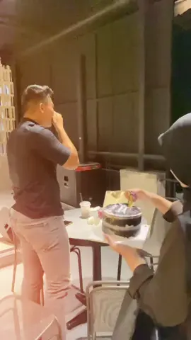 Terima kasih sayang sejak bertemu denganmu,aku baru tahu bagaimana rasanya dirayakan oleh seseorang. Tidak lebih ataupun kurang,caramu mencintaiku  Selalu berhasil membuatku  Merasa begitu di sayang.mungkin kalimat terimakasih saja belum cukup untuk mejelaskan betapa beruntungnya aku memilikimu dalam hidupku. Aku bukan diterima apa adanya,tapi juga diperlakukan sebaik baiknya.aku tahu kalau tulisan tidak akan pernah sanggup menjelaskan betapa  aku mencintaimu,bahkan ketika aku hidup sekali lagi  Aku akan tetap memilihmu sebagai seseorang yang aku cintai.kamu bukan menjadi seseorang yang aku inginkan,tapi juga menjadi seseorang yang aku butuhkan.terimakasih udah mau menyiapkan sepasang telingamu untuk mendengarkan keluh kesah ku,terimakasih telah menjadi bintang di langitku yang penuh kegelapan. Sejak bertemu denganmu aku jadi banyak belajar bagaimana cara berdamai,dengan kegagalan di masa lalu aku jadi percaya bahwa sesuatu yang hilang akan di gantikan dengan sesuatu yang lebih baik lagi. Sekali lagi terimakasih sayang love you more bby🥺🤍 #EkspresikanDenganCapCut#terimakasihsayang #happybirthdayme #fyp #xzybca #4u #4upage #bismillahjadilebihbaik 