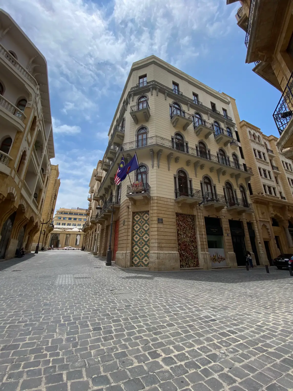 شريكم بل التصوير؟