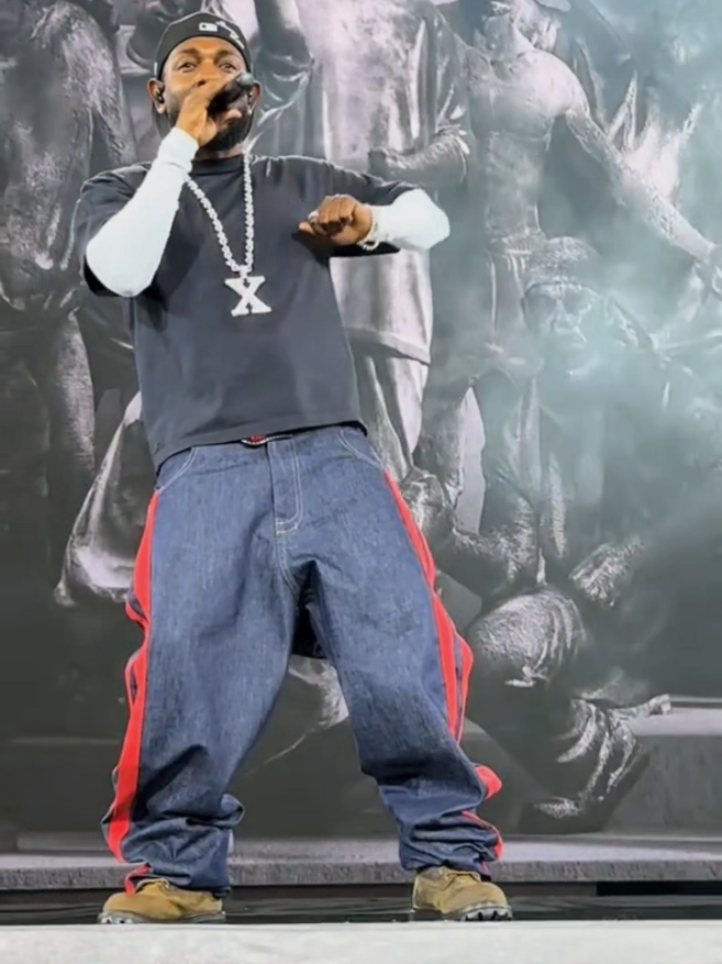 His present life is KENDRICK LAMAR 🫶🏾 Him jus casually dominating everything is sending me 😭👑🐐.. #foryoupage #fyp #KendrickLamar #UK 