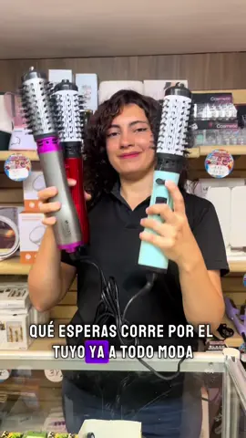 Cepillo blower giratorio con el cual podrás secar y alisar tu cabello en segundos ❗️❗️❗️❗️ Tu cabello va quedar suave liso perfecto y sin quemarse 😉 Cómpralo ya rápido que se agotan 👌🤩 Envíos a toda Panamá 🇵🇦 #cepilloblower #cabelloliso #cabelloriza #peloliso #cepillosecador #belleza #mujeres #ventas #panama #tiktok #fyp #paratiiiiiiiiiiiiiiiiiiiiiiiiiiiiiii 