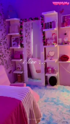 Mi lugar favorito#🎀 #✨🦋 #vanity #decoration #cuartoasthetic #cuartocoquette #coquette #💗💗💗 #cuartorosa💕 #paratiiiiiiiiiiiiiiiiiiiiiiiiiiiiiii #viralvideos #paratii ##decoration #fpy #silloninflable #iphone16plus #espejohollywood #vi 