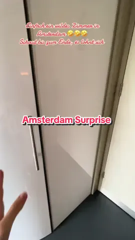 Did you see that before???? 🤔 #straykids #stay #amsterdam #fletcherhotel #hotelroom 