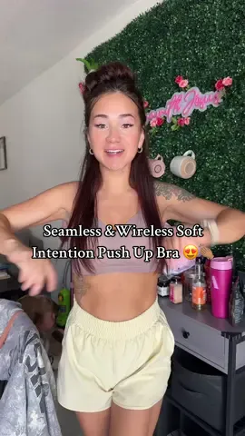A bra that feels and wears like a sports bra, but looks like you’re wearing a push up bra!!!😍👏🏽👏🏽👏🏽where has this been my whole life !!                     #SoftIntention #BestBraEver #ComfyBra #ComfyPushUpBra 