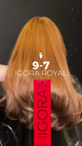 ¿Habían visto un cobre más sutil? 😍✨ Consíguelo en nuestra tienda www.abrilguerra.com o envíanos un dm para obtenerlo 🧡👩🏻‍🦰 Visítanos en Avenida Nueva Providencia 2260 piso 1 local 59📍 #AbrilGuerraCL #chile #santiagodechile #regionesdechile #cabellobrillante #igoraroyal #igora #tinteigora  SEO: tinte 9-7 Igora Royal en Chile 