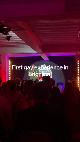 #standupcomedian  #comedy  #brighton  #brightonandhovealbion  #russleecomedy  #marriage 