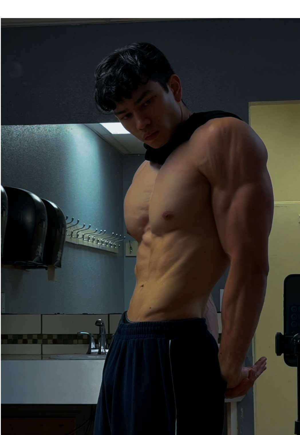 Shoulder striations coming in nicely