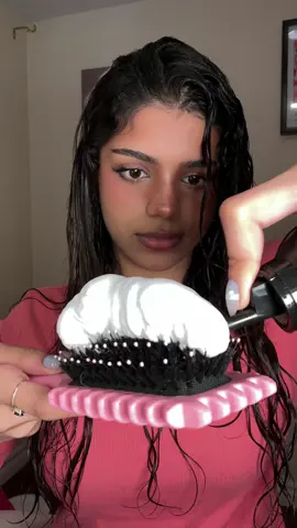 What do you guys think about hair mousse in your curly routine?? #hairmousse #curlyroutine #curlyhair 