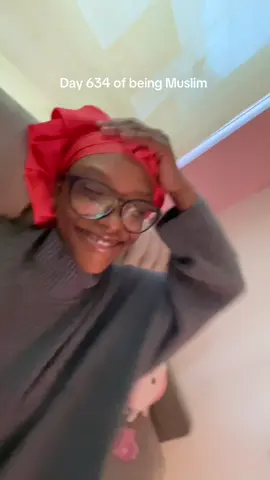 she went and got her own prayer mat, chose a prayer and got to praying which is sooo funny and beautiful considering that if i never chose to take my Shahada neither our lives would be like this and i wonder whaaat she would be doing instead of praying if i wasn’t a Muslim #muslimtiktok #revertmuslim #muslimrevert #islaam #muslimkids #muslimfamily @SheaMoisture Canada 🇨🇦🤎 @SheaMoisture 