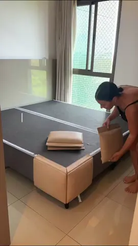 ✨ Os planos dela? Transformar o quarto sem quebrar nada. E conseguiu! Com a nossa cabeceira + placa para base estofadas, a mudança acontece de forma rápida, prática e com acabamento de alto padrão. ⠀ Sem obra. Sem bagunça. Só resultado. Quer o mais informações de valores e cores? 👇 Comenta “quero” que te mandamos direto no inbox! 📍 www.fattoriadesign.com.br #decorsemobra #transformeseuquarto #cabeceiraestofada #quartosobmedida #fattoriadesign