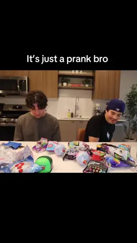 It’s just a prank bro @mr julian @logan #juliansvideos #fyp 