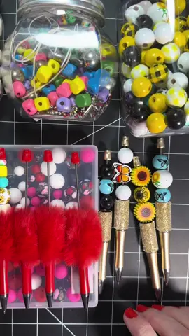 @Ebicoz #beadablesugarpens #beadablefuzzypens #ebicoz #redfuzzypens #beadedpens #DIY #tiktokshop #tiktok #summersales #freeshipping #cutepens #crafts #red #sunflowers #funcrafts 