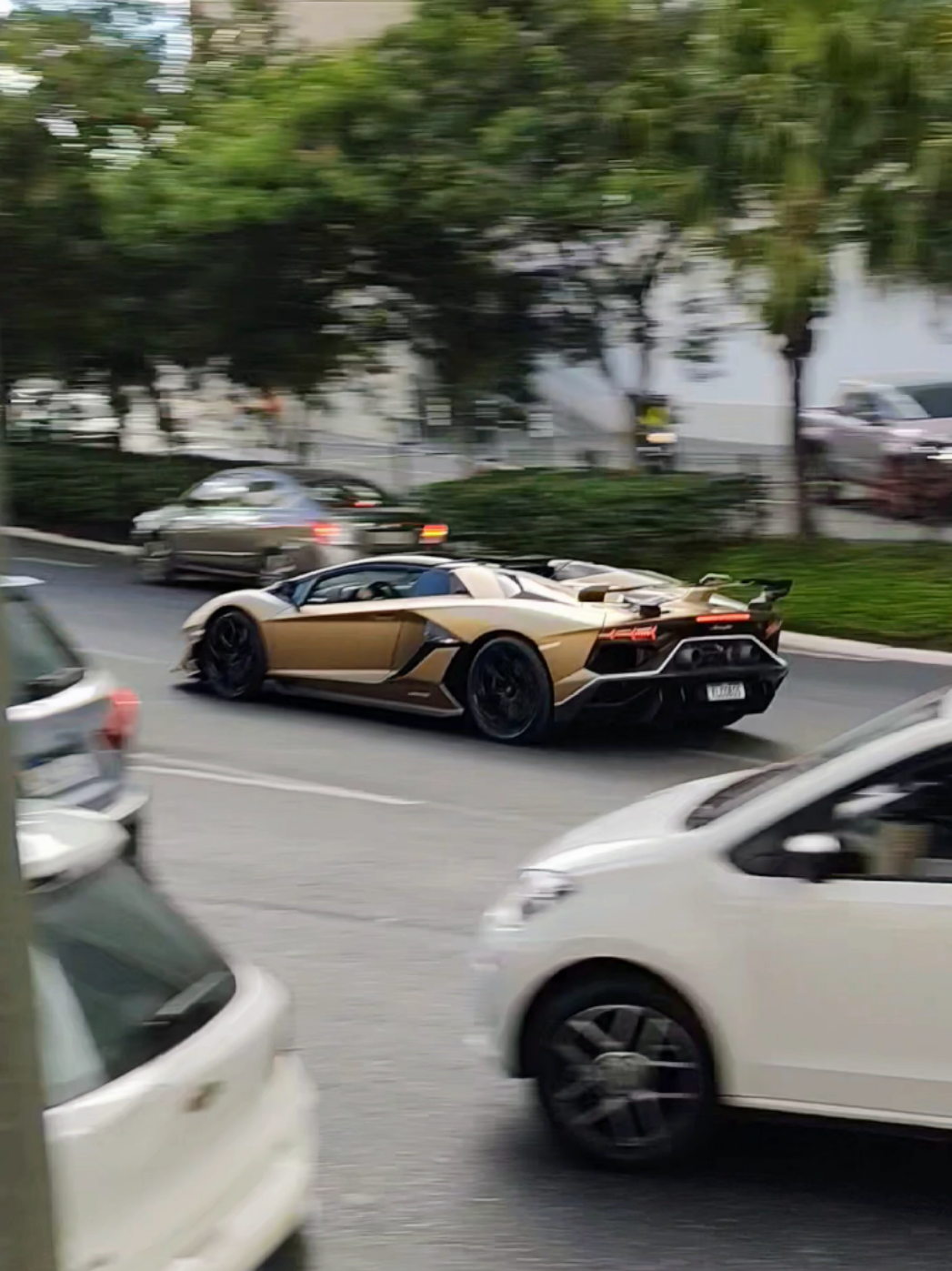 Lamborghini Aventador SVJ Roadster 🇮🇹 #lamborghini #aventador #svj #v12 #car 