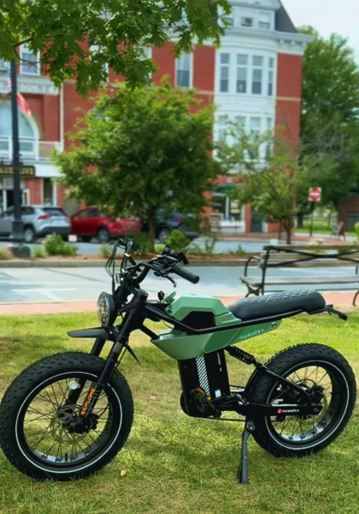 E-bike!! Leave a comment on what you think of how it looks. Crazy fast super fun with a style that nobody else has! This bike is the ant 6. Act fast as there is a $500 coupon taken off at checkout.  only avail for a short time. Top speed averages between 31-33mph great commuter bike and amazing on hills for off road trails. Best electric bike out there.  #electricbike #bikelife #ebike #bestbike2025 #tiktokfinds #gt73 
