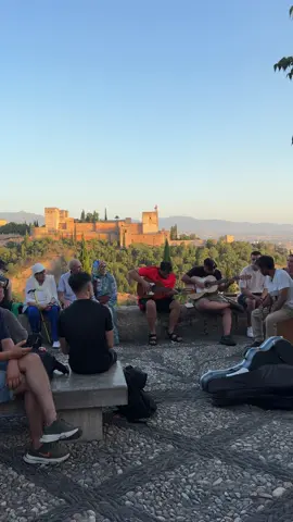La magia de Granada ✨💃🏻 #granada #miradordesannicolas #alhambra #flamenco 