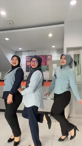#fypシ #bankers #bank #frontliner #memberimaknaindonesia #bri #foryou #bankbumn #lifeatbri #bankersindonesia #corporate 