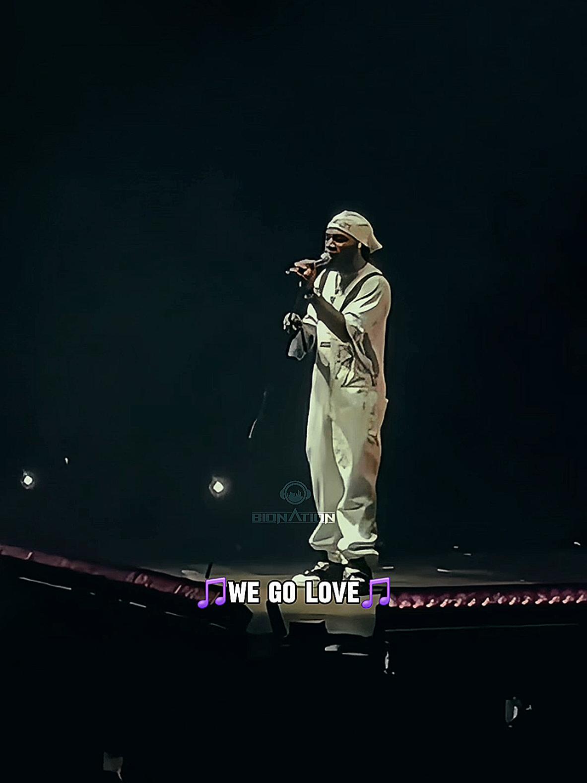 Burna Boy-Love #nosignofweakness #burnaboy #lyrics_bionation #foryoupage #afrobeats #afrosound #naijatiktok #liveperformance #lyricsvideo #viralvideo #trending #music #viral 