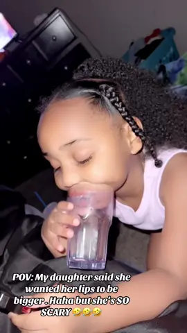 #greenscreenvideo  Just watch her face GUYS 🤣🤣🤣  #funn #funnyvideos #ducklips #badasskids #toldyouso #scarycat #fyp #booho #takethatcupoffyourgahdamnlips