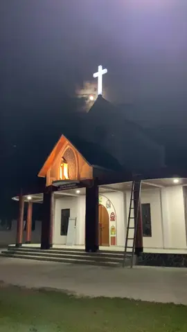 Gereja Katolik paroki St.Theresia Lintang Kapuas  Di malam Hari  #gerejakatolik#catholic  #katolikku_keren #parokilintangkapuas 