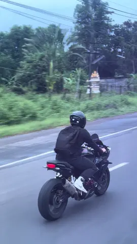 ดำแถบแดงดิ #cbr650r #honda #hommrides650r #บิ๊กไบค์ 