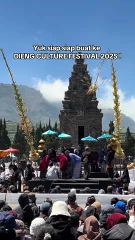 Minimal sekali seumur hidup harus ke DCF 🥹 Menyaksikan acara potong rambut gimbal dan menerbangkan langsung lampion bersama beribu-ribu lampion lainnya it's so magical 🥹 Mau dapat info lebih lanjut tentang DCF ? Kalian bisa follow minki dulu atau bisa WhatsApp minki di 081229823333 🤩 #dieng #diengculturefestival #dcf 