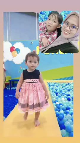 Barakallah fii umrik putri kecil ibu Mazaya Tunggadewi Ribawanto yang memiki arti wanita utama yang memiliki kecerdasan ... tumbuh jadi anak permpuan yanb kuat, sehat , cerdas dan ambisius ..... mkasih nak sudah memilih ibu sebagai orang tua ade lobe you nak🩷🩷🩷#CapCut 