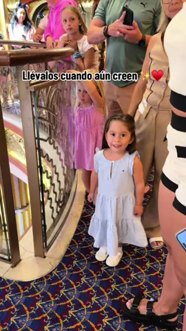 No importa cuanto te digan que no se van a acordar tú llévalos ✨♥️🥹 #disneycruiseline #crucerodisney #disneycruise #disney #magia #mamaehija #mickeymouse #minnie #viral 
