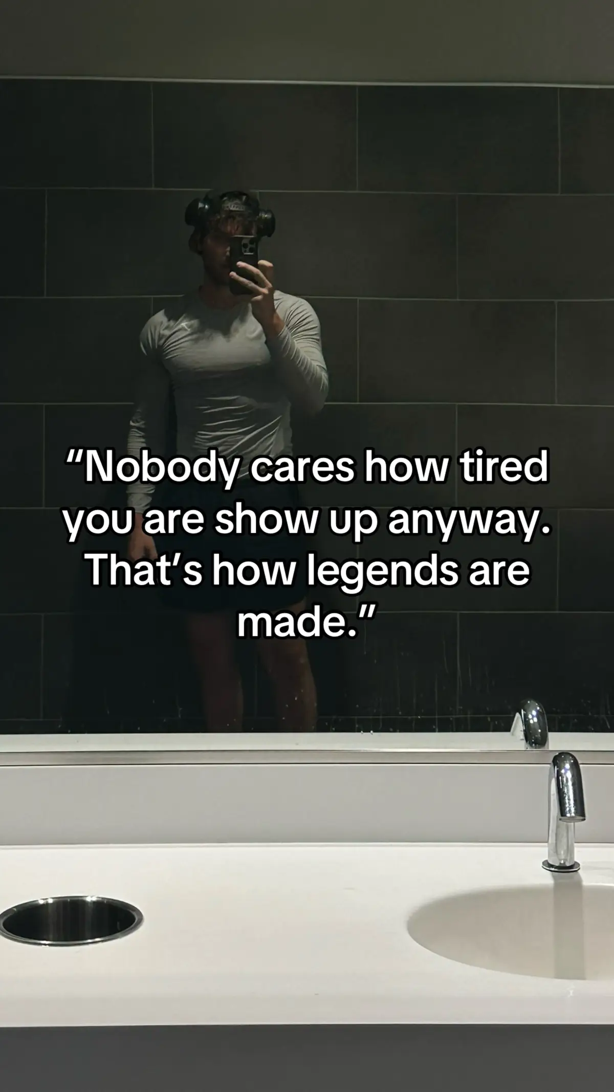 #GymMotivation #NoDaysOff #DisciplineOverMotivation #FitnessJourney #TikTokFitness #fypシ 