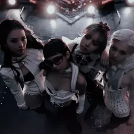 JUMP OUT NOWW #jennie #rosé #lisa #jisoo #blackpink #fyp #jenniekim #lisamanoban #parkchaeyoung #jisoo_sooyaa #jennieblackpink #foryoupagе 