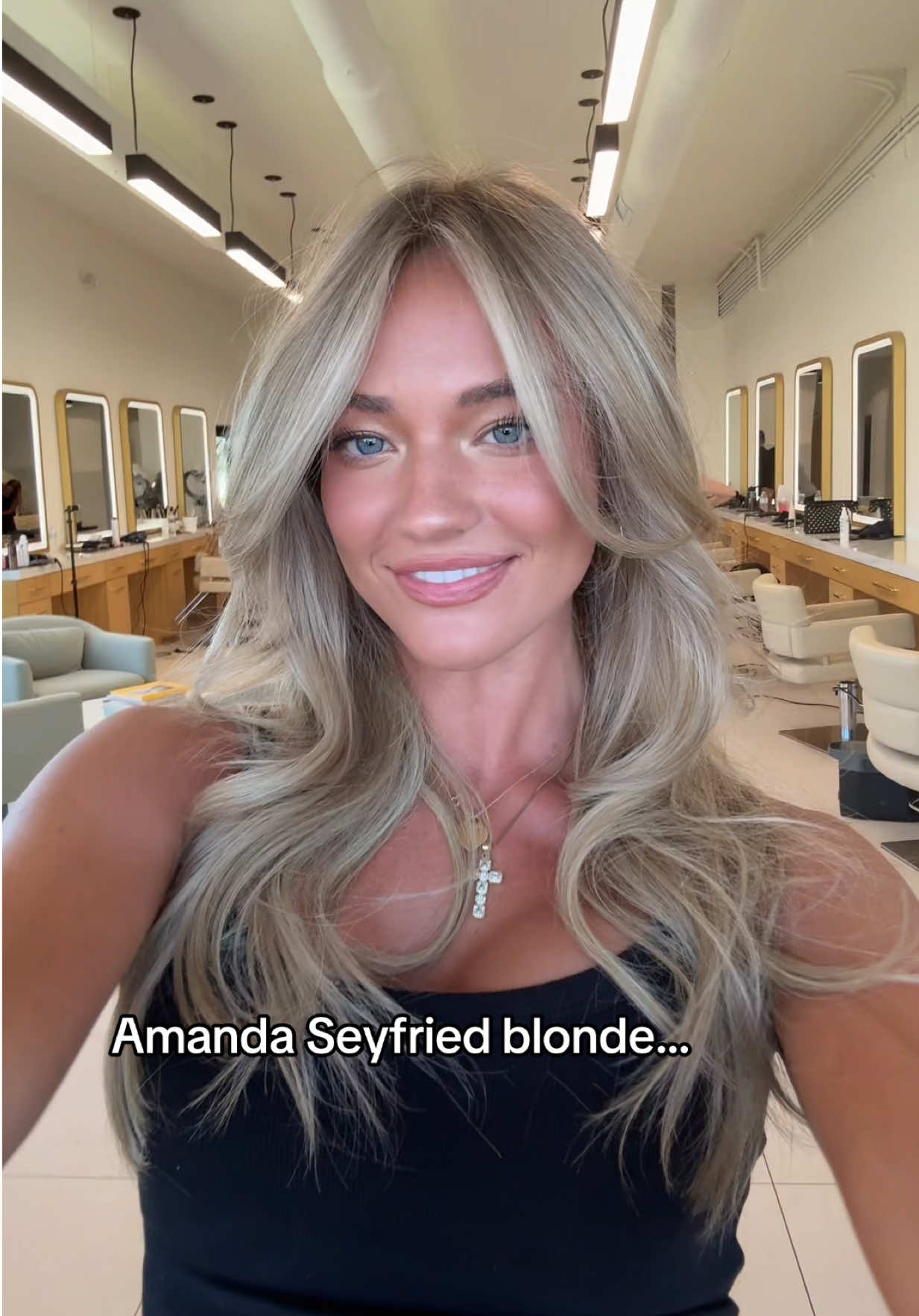 GORGGG @khlo #blondeinspo #amandaseyfried #cute #gorg #blondehair #trending #trend #viral #blondie 