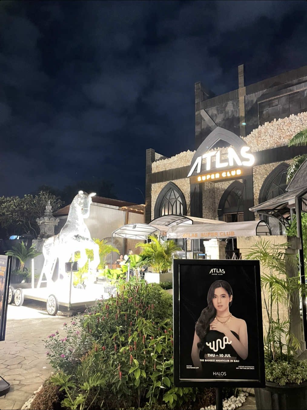 #djuna #djunatermeong          @Dj.Una  💃🏻💃🏻🍻🍻.     #atlasuperclub #atlasbeachclub #canggubali #balindonesia 
