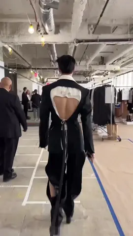 we miss you jeno nyfw #jeno #peterdo #jenolee #jenonct #nct #nctdream #model #nyfw #fahions #fahionshow #newyorkfashionweek #fyp #foryou #foryoupage #viral 