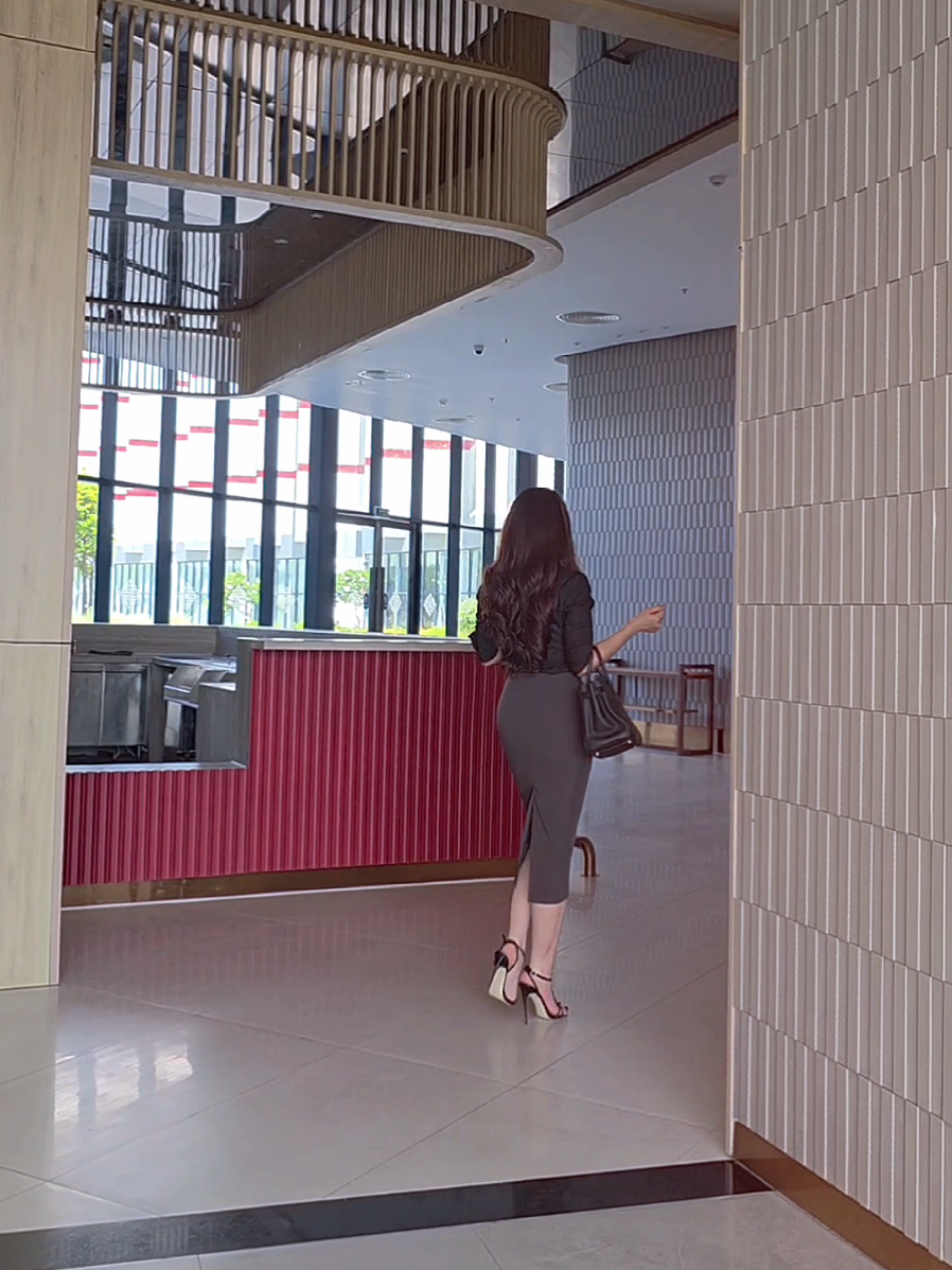 #viral #xuhuong #videoviral #lindesign #chanvaycongso #dilamcogivui #thoitrangcongso #chanvaybutchi 