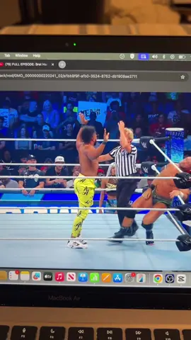 I swear I was just watching the match and randomly saw that. lol. I was just doing a regular thirst trap lol  #laknight #WWE #wwesmackdown #smackdown #wrestling #elidrake #wweraw 