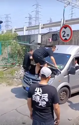 Team work lol 🤦‍♂️