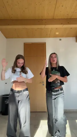 #fyy #fyp #trend #viral #dance #school #friends @MYSTIC ★ 