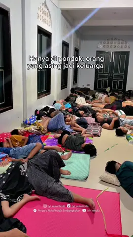 di pesantren semuanya keluarga🫶🏻🥹 #santriputra #santri #ayomondok #santripekalongan #santriindonesia #pondokpesantren #fyp #fouryoupage 