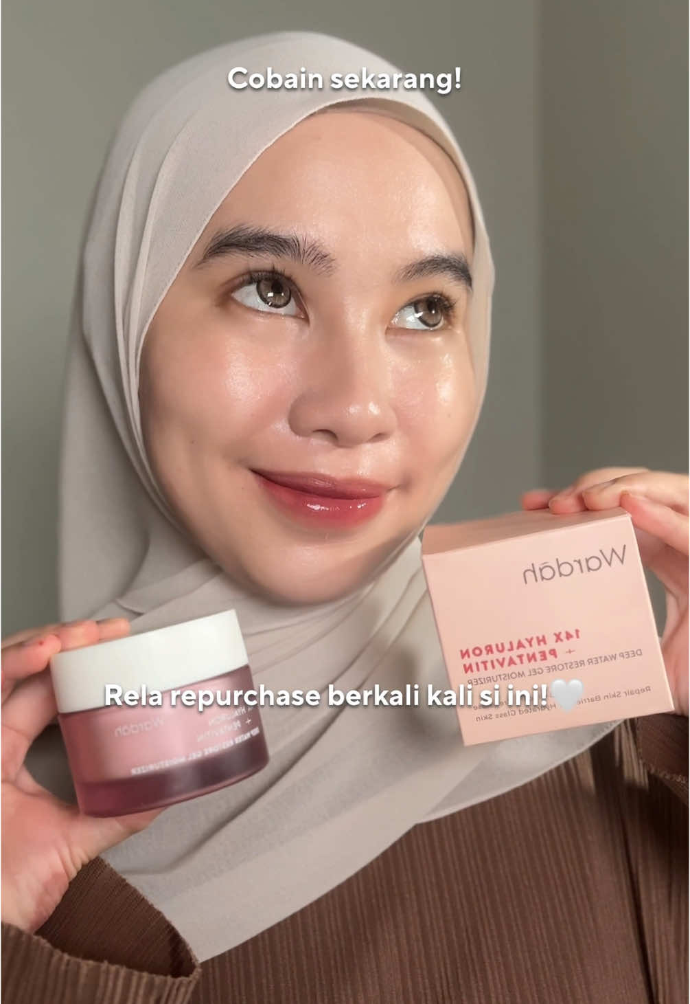 Kulit kenyal dan lembap cuma pake moisturizer dari @Wardah Beauty Official yang pink!💓 #moisturizer #rekomendasi #dryskin #kulitkenyal #fyp #xybza 
