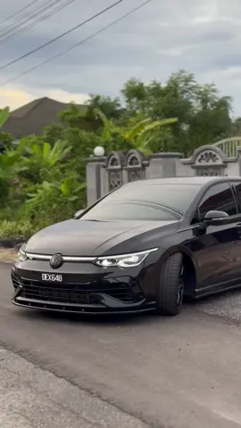 Hargai sesuatu yang sederhana, agar kau faham erti syukur 🤲🏻 #vw #vwgolf #vwmk8 #volkswagengolf 