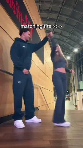 matching fits >> #couple #matchingoutfits #Love #foryou #fürdich #fyfyfy #fypシ゚ #videoviral #mavie 
