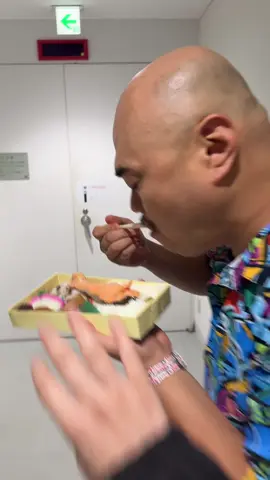 お弁当、盗られそうになったしん　#レンタルクロちゃん　#クロちゃん　#お弁当　#おすすめ
