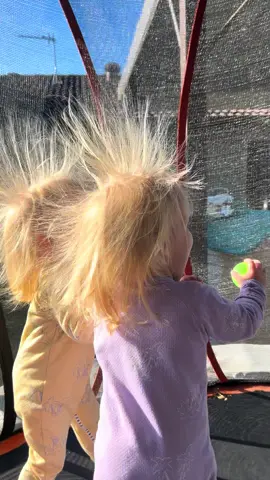 When the static hits 😂#twinsisters #twins #doubletrouble #giggles #Ronnietwins