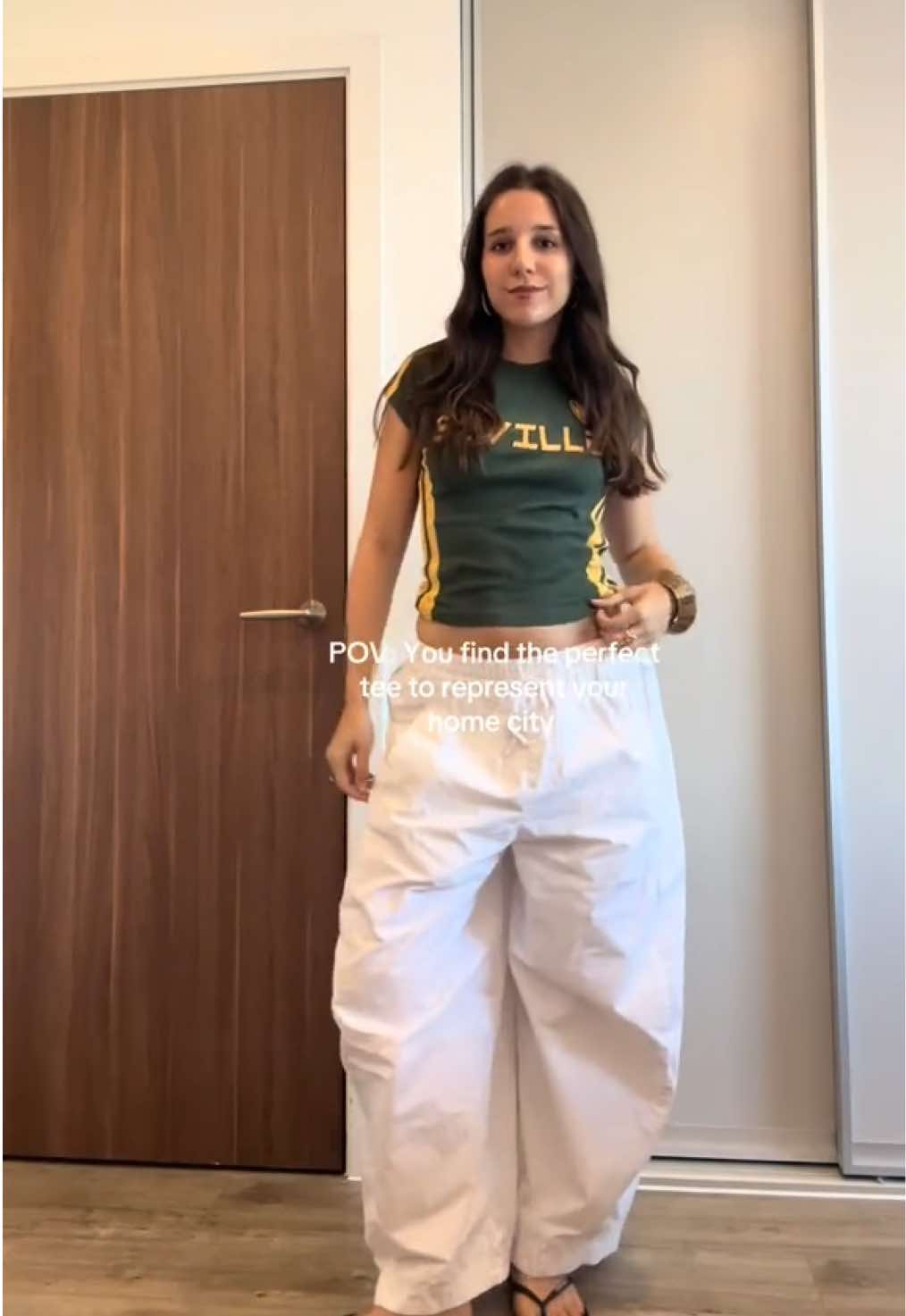 The perfect tee doesn’t exist 💚💛 @Urban Outfitters  #summeroutfitting #outfittinginspo #seville #sevilletee #urbanoutfitters 