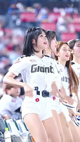 롯데자이언츠 아웃송 최홍라 (Choi Hong-ra) 붐사칼라카 #최홍라 #치어리더 #야구 #beautifulgirl #cheerleader 