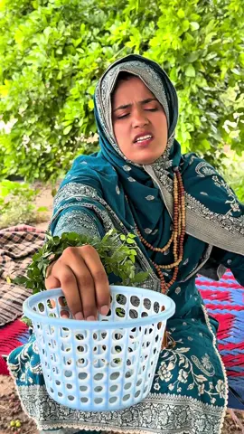 wait for end😜🤣🤣#trending #funnyvideos #funnyshoot #Pakistanvideo #new_trending #hinakanwal277 #foryoupage_foruyou_tiktokindia #foryou #shorts #villgae @Hina Kanwal Official @Atifmahmood07 
