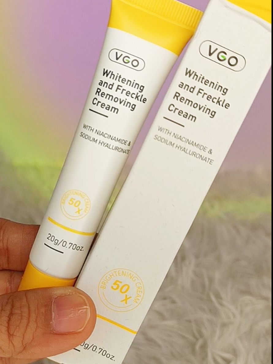 Kaya pala madaming sold at good reviews itong cream na ito, nakaka lighten ng dark spots, melasma, sunburn at freckles.  #whiteningcream #vgowhiteningcream #melasmaskincare #darkspotstreatment #skintok #skincare #skincareroutine 
