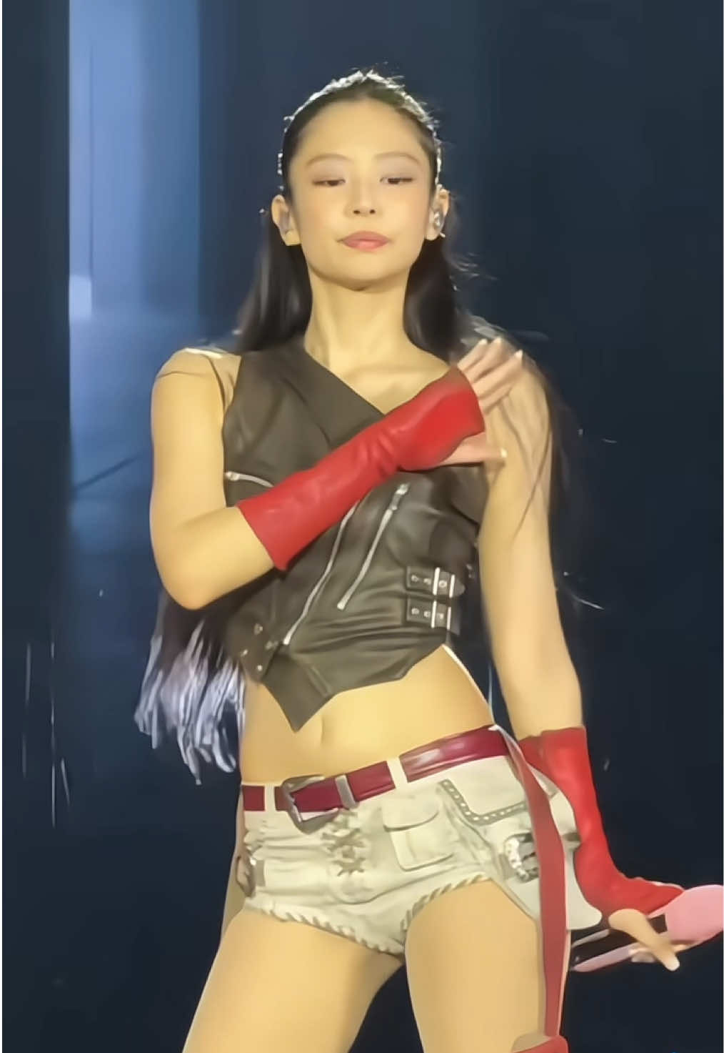 Fancam #JENNIE || já deram stream em Jump hoje ? 😝🖤🩷                                              #fy #foryou #lyftz1_ 