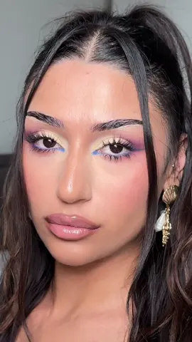 Butter yellow: the shade of the summer 💛 @nush.mu #BEAUTYBAY #DesertHaze #eyeshadowpalette #eyeshadowtutorial #festivalmakeup #makeupinspo